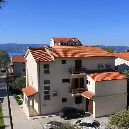 Apartman Apartments By The Sea Duce, Omis - 2821