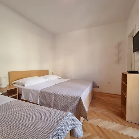 Apartment Apartments By The Sea Duce, Omis - 2821