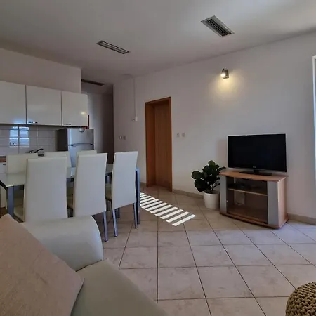 Apartments By The Sea Duce, Omis - 2821 Apartman Duce