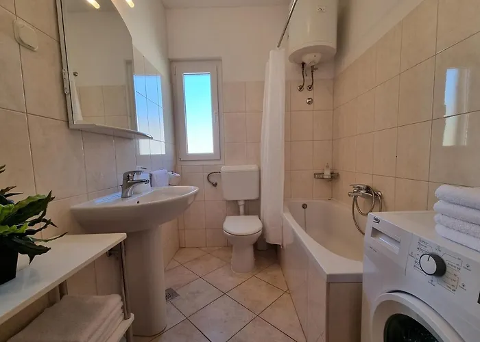 Apartman Apartments By The Sea Duce, Omis - 2821