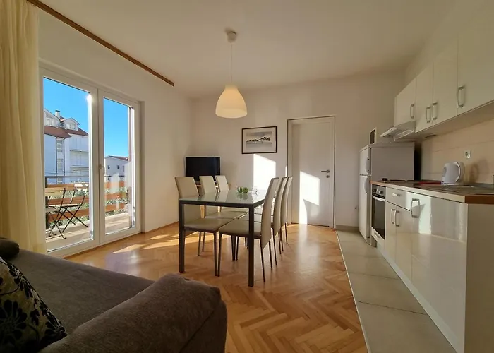 Apartman Apartments By The Sea Duce, Omis - 2821