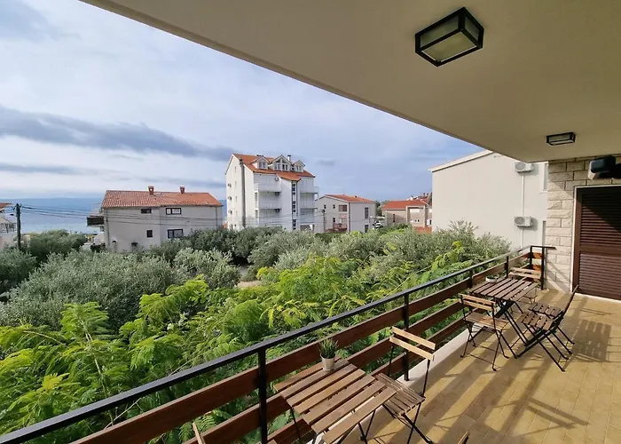 Apartman Apartments By The Sea Duce, Omis - 2821 *