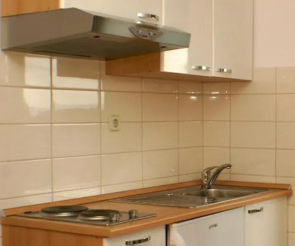 Apartments By The Sea Duce, Omis - 2821 Apartman Duce