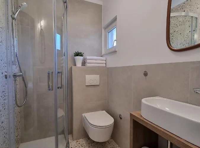 Apartments By The Sea Duce, Omis - 2821 * Duce