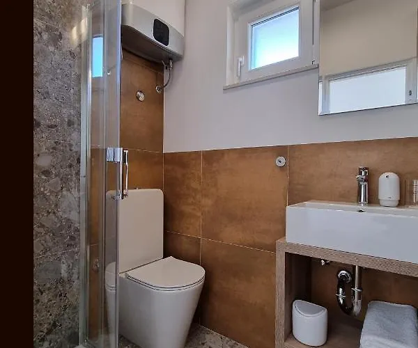 Apartman Apartments By The Sea Duce, Omis - 2821 Duce