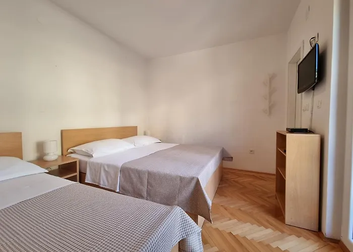 Apartman Apartments By The Sea Duce, Omis - 2821