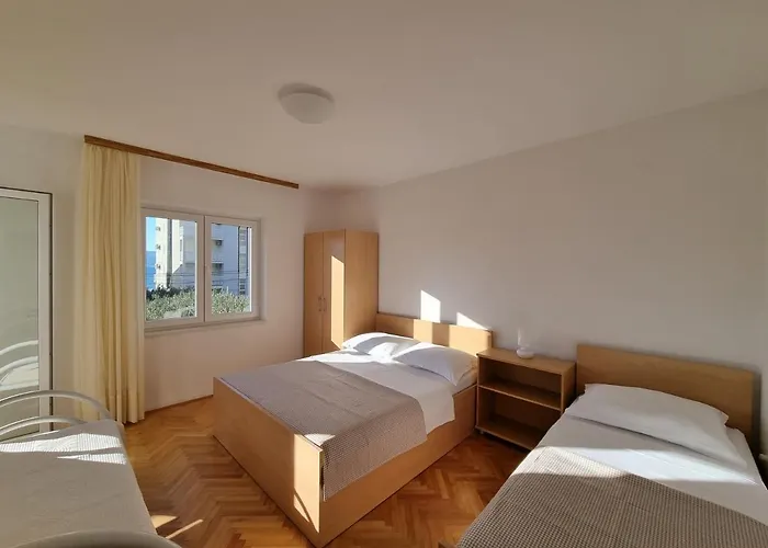 Apartman Apartments By The Sea Duce, Omis - 2821 Duce